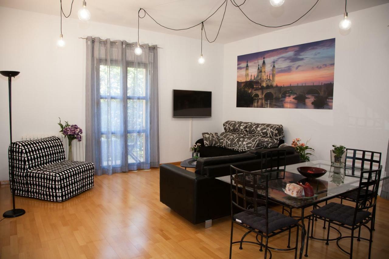 Apartamento Dean Dos Catedrales Zaragoza Exterior foto