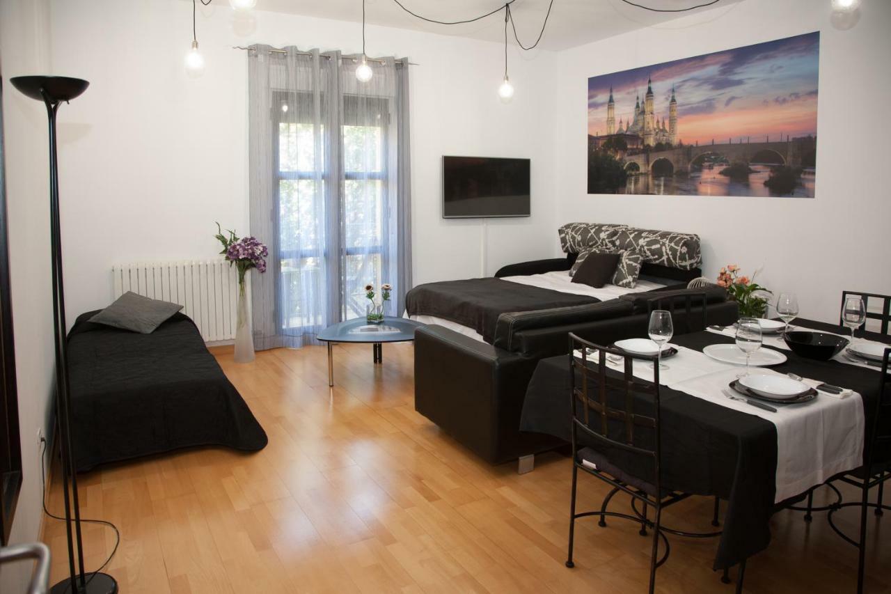 Apartamento Dean Dos Catedrales Zaragoza Exterior foto